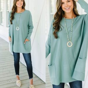 Tea n Rose Oversized Tunic Sweater with Pockets | Size S/M